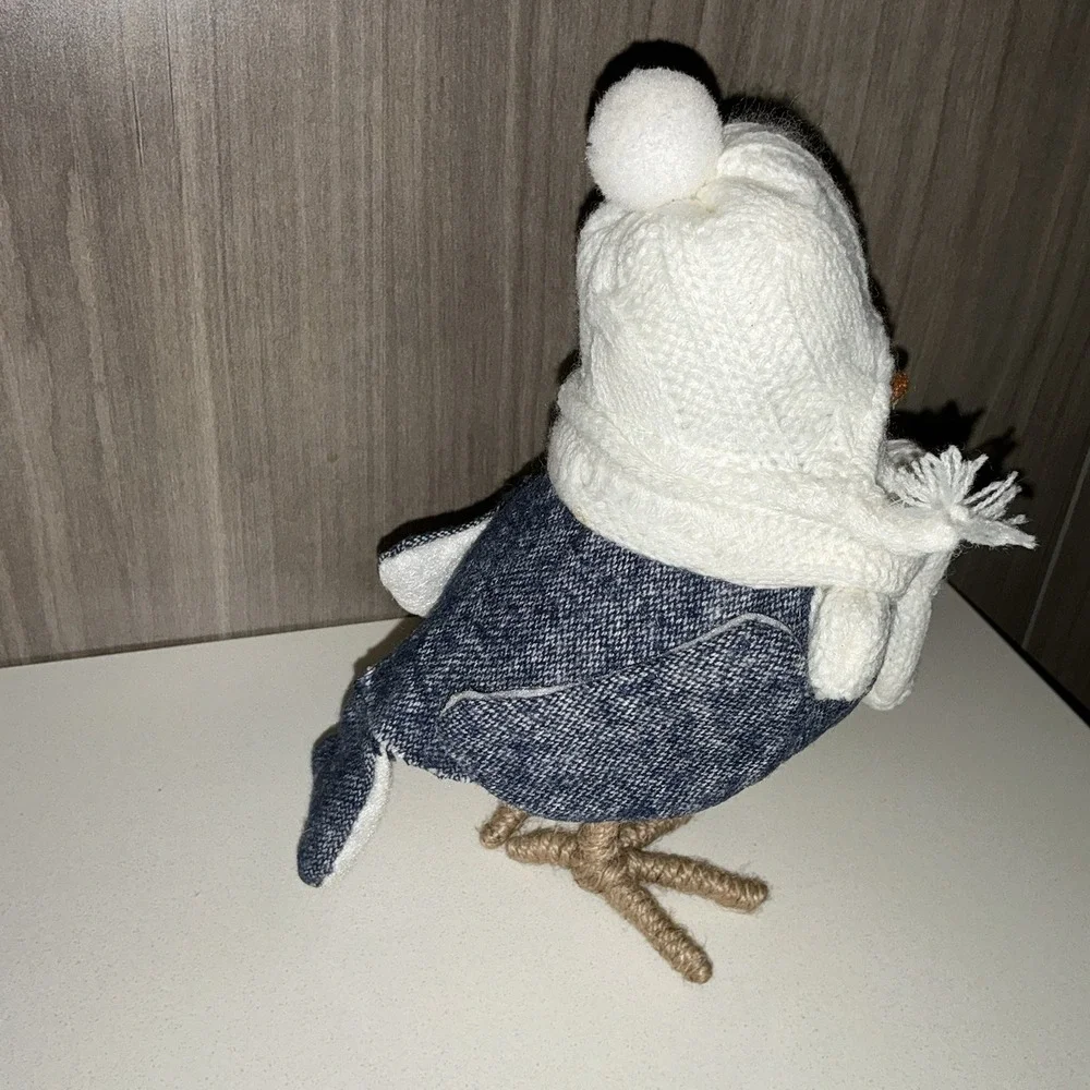 Target 2016 Clipper the Winter Bird hat and scarf with tag Christmas Decor